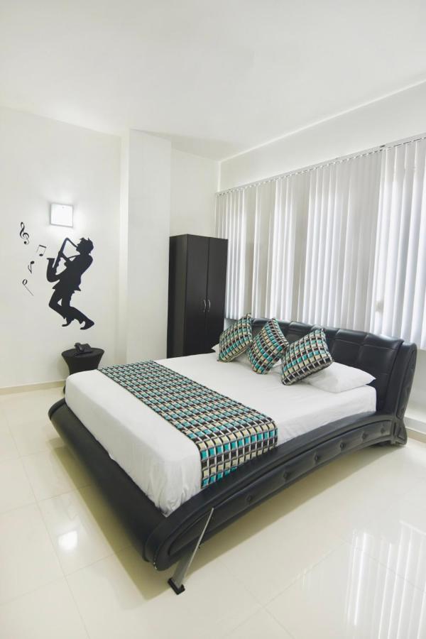 Hotel Florida ซินเซเลโฮ ภายนอก รูปภาพ