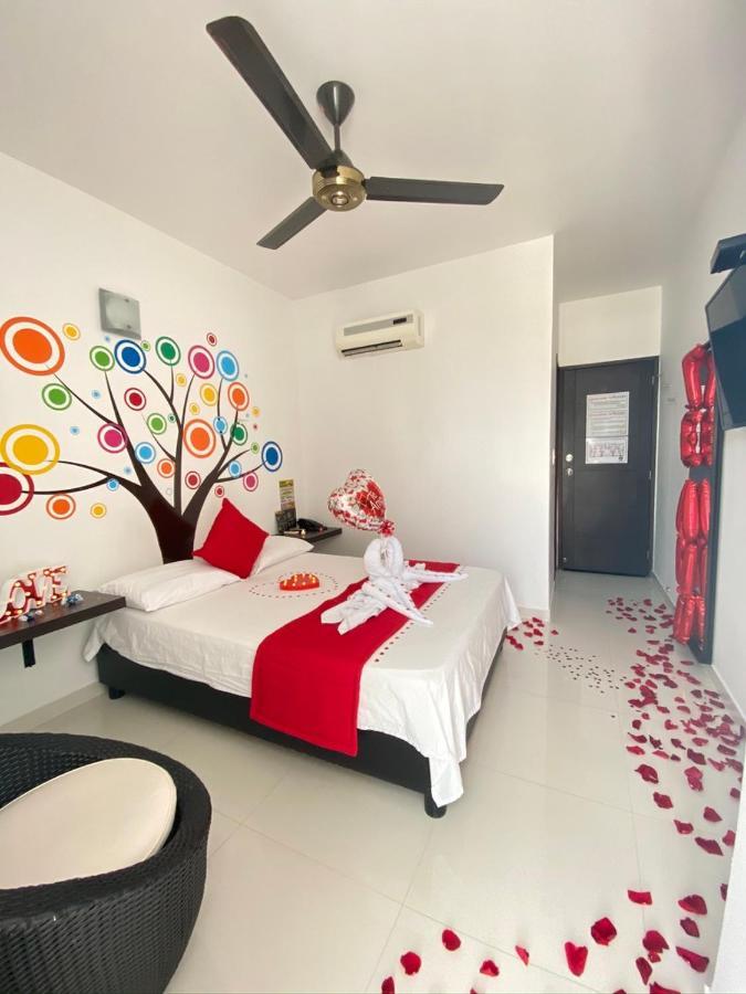 Hotel Florida ซินเซเลโฮ ภายนอก รูปภาพ