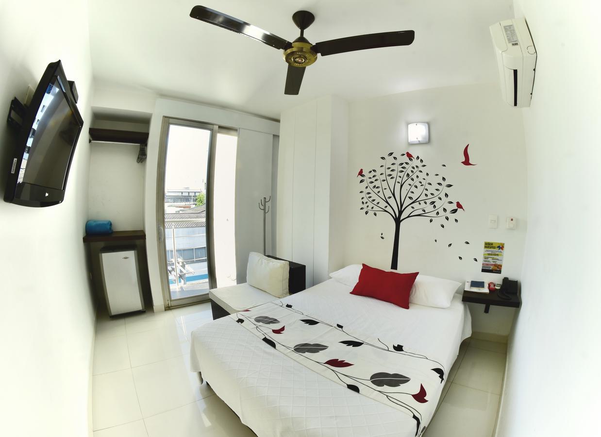 Hotel Florida ซินเซเลโฮ ภายนอก รูปภาพ