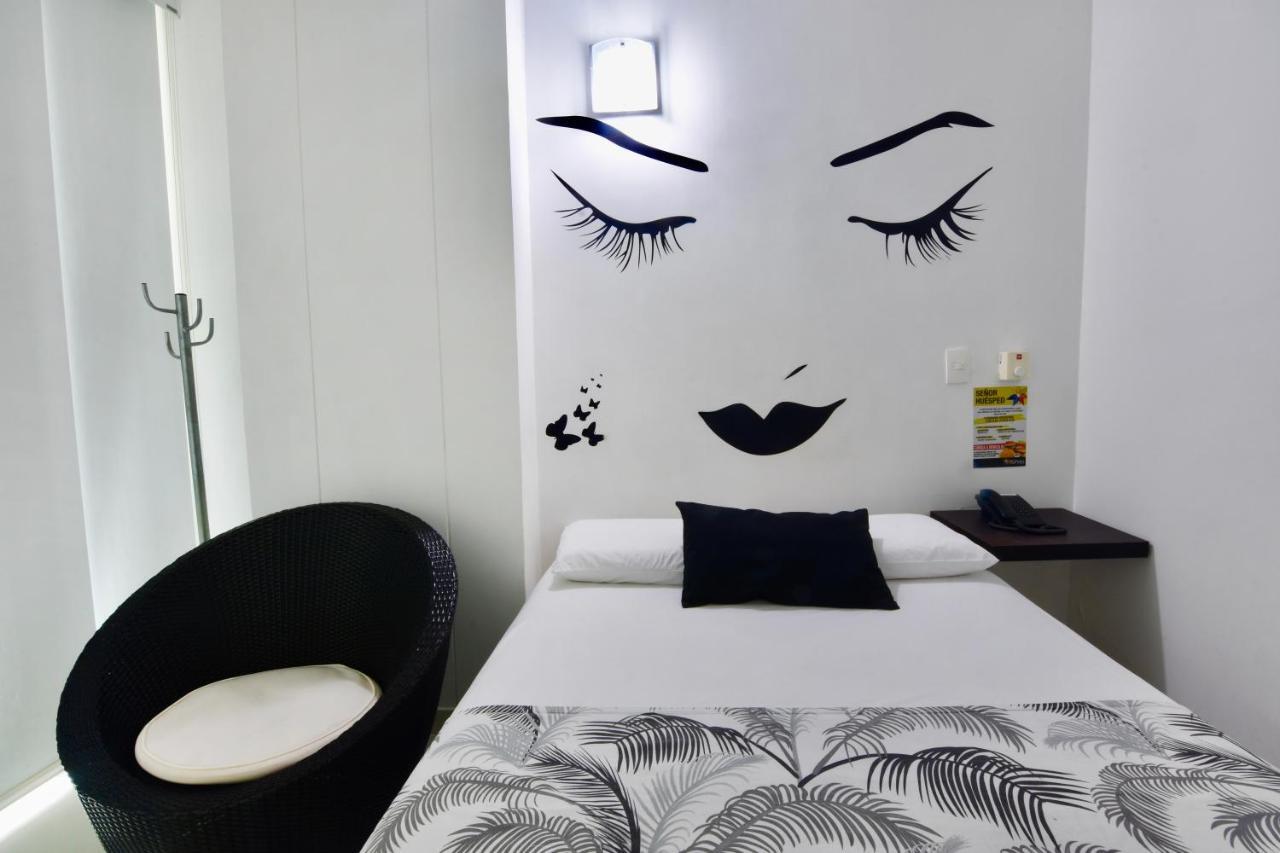 Hotel Florida ซินเซเลโฮ ภายนอก รูปภาพ